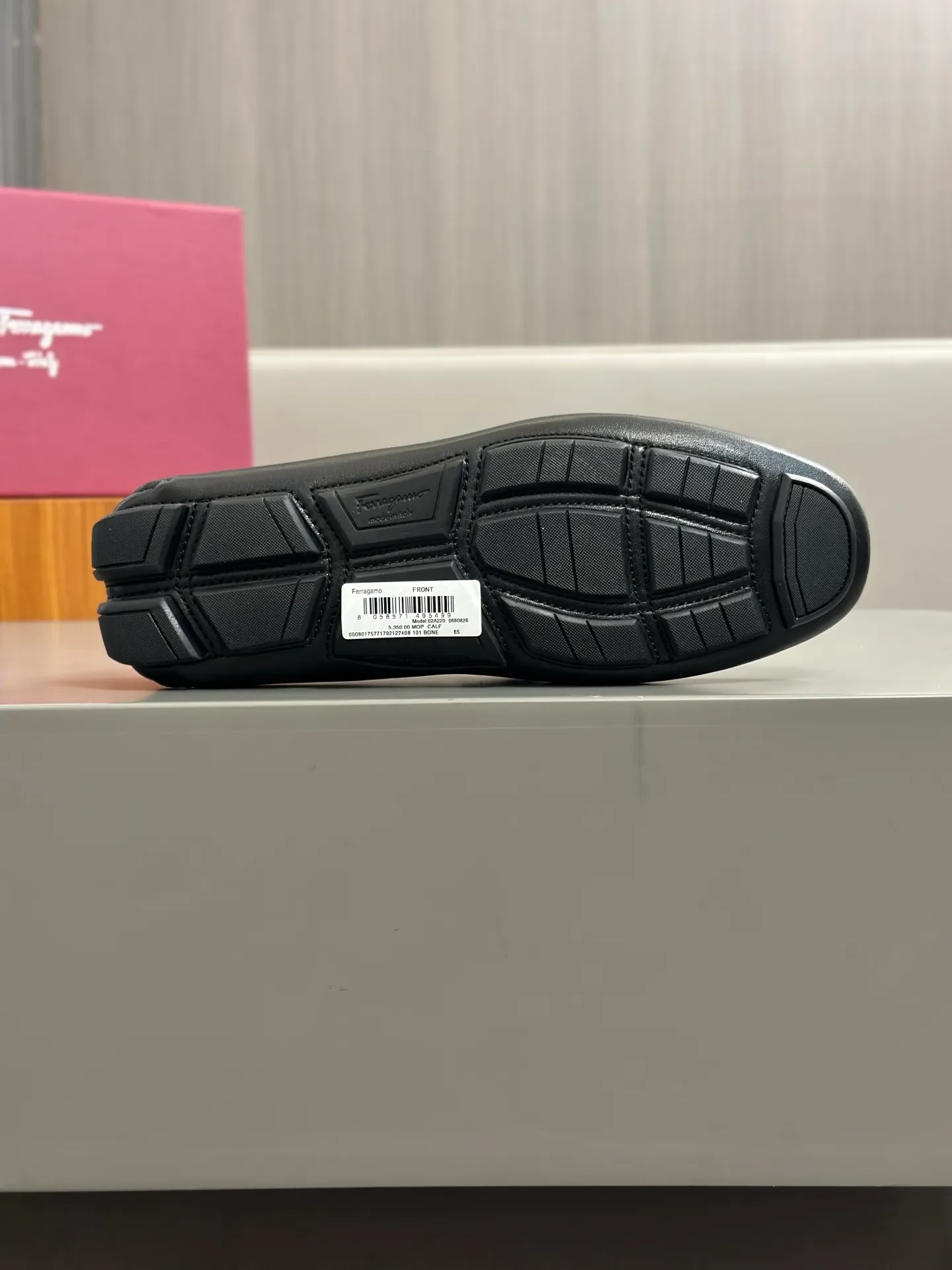 Batch 840, original order quality, new counter model, Ferragamo handmade men's driving shoes, bean shoes, slip-on shoes, lazy shoes, exquisite hand-stitching, workmanship details comparable to counters, original rubber outsole, imported cowhide from Italy, pressed water corrugated water-dyed cowhide lining, 39-44 large quantities in stock (38, 45 custom-made, non-refundable)